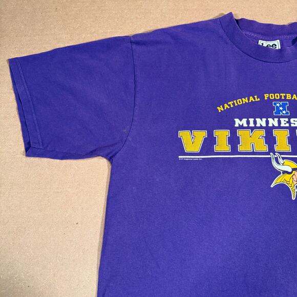 Vintage Minnesota Vikings 2001 NFL Football Purple Lee Sport Shirt Size XL - Picture 2 of 6
